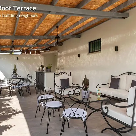 Apartament Castro Pretorio 9 - Fromhometorome *