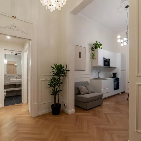 Castro Pretorio 9 - Fromhometorome Apartment