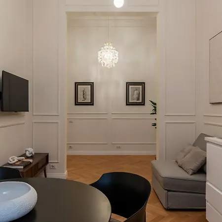 Castro Pretorio 9 - Fromhometorome Apartmán *